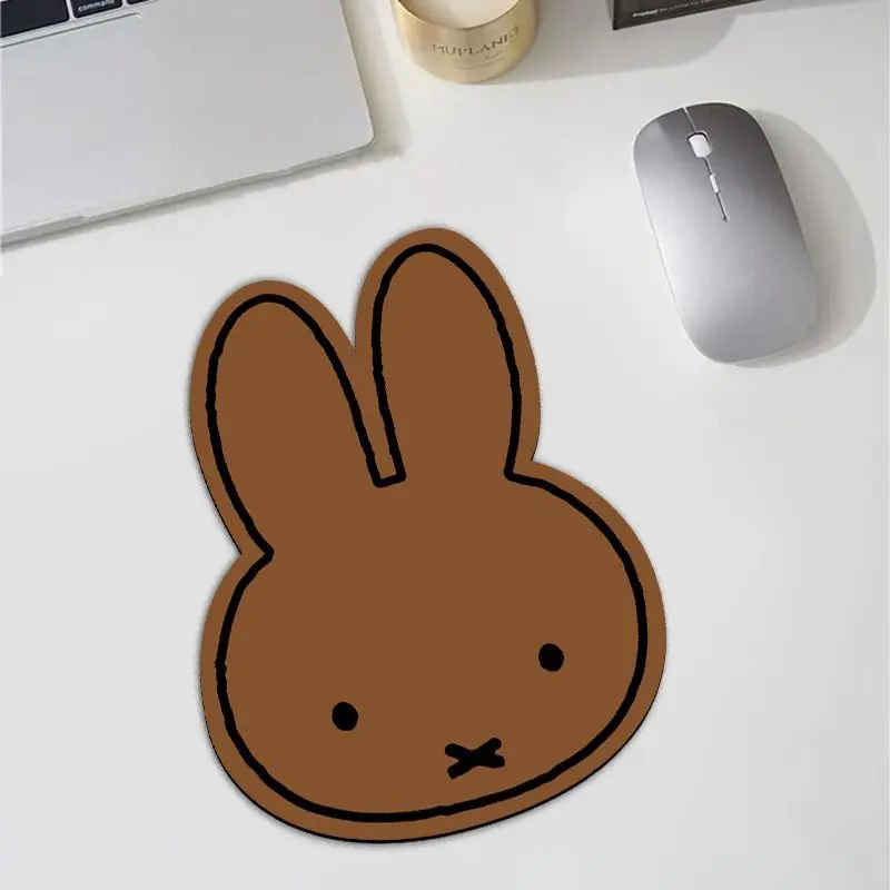 Tappetino per Mouse a Forma di - Office Furniture Brands recensione e prezzo